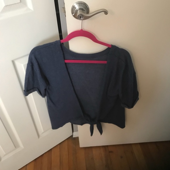 Victoria secret open back short sleeve sweatshirt. - Picture 1 of 2